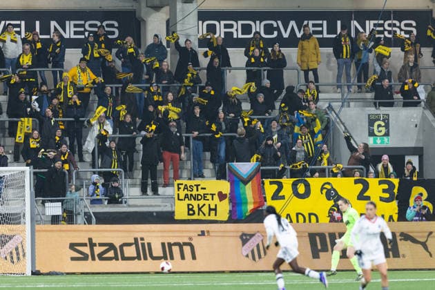 260402 Supporters of Häcken in the stands during the UEFA Women s Europa Cup semifinal between Häcken and Eintracht Frankfurt on April 2, 2026 in Gothenburg Photo Michael Erichsen BILDBYRAN COP 89 MI0962 bbeng dam eintracht frankfurt europa cup football fotball fotboll häcken semifinal soccer uefa womens europa cup publik  Copyright: MICHAELxERICHSEN BB260402MI086