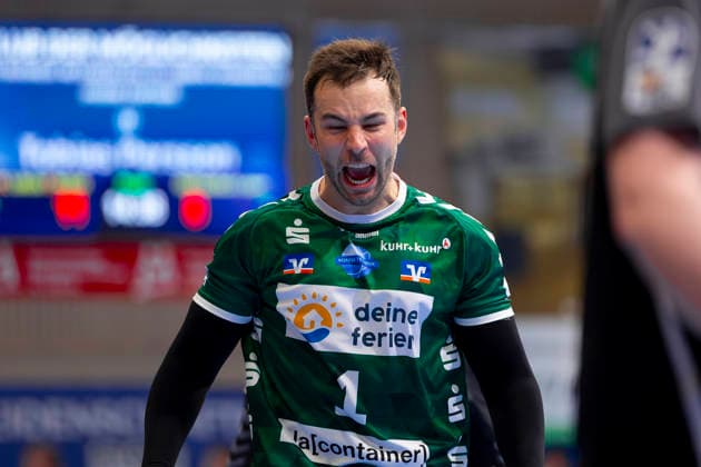 Kristian van der Merwe Nr 1, HSG Nordhorn Lingen is dejected depressed disappointed VfL Luebeck Schwartau vs HSG Nordhorn Lingen, Handball, 2 Bundesliga, 02 04 26 Luebeck Schleswig Holstein Germany Copyright: xAgentur54GradÂ°x xFelixxKoenigx