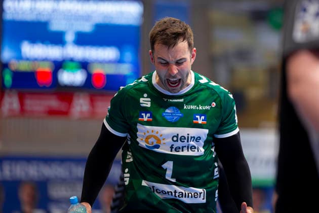 Kristian van der Merwe Nr 1, HSG Nordhorn Lingen is dejected depressed disappointed VfL Luebeck Schwartau vs HSG Nordhorn Lingen, Handball, 2 Bundesliga, 02 04 26 Luebeck Schleswig Holstein Germany Copyright: xAgentur54GradÂ°x xFelixxKoenigx