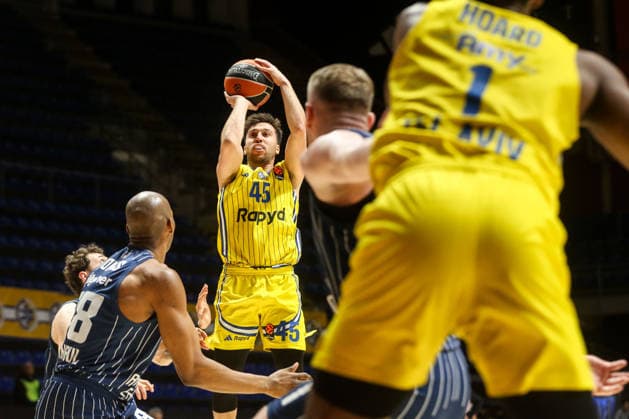 Maccabi Rapyd Tel Aviv v Anadolu Efes - Euroleague BELGRADE, SERBIA - APRIL 02: Players compete during the EuroLeague Regular Season Round 35 match between Maccabi Rapyd Tel Aviv and Anadolu Efes Istanbul at Aleksandar Nikolic Hall on April 02, 2026 in Belgrade, Serbia. Filip Stevanovic Anadolu Belgrade Serbia. Editorial use only. Please get in touch for any other usage.  Copyright: x2026xAnadoluxFilipxStevanovicx