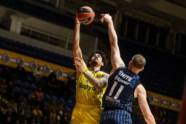 Maccabi Rapyd Tel Aviv v Anadolu Efes - Euroleague BELGRADE, SERBIA - APRIL 02: Players compete during the EuroLeague Regular Season Round 35 match between Maccabi Rapyd Tel Aviv and Anadolu Efes Istanbul at Aleksandar Nikolic Hall on April 02, 2026 in Belgrade, Serbia. Filip Stevanovic Anadolu Belgrade Serbia. Editorial use only. Please get in touch for any other usage.  Copyright: x2026xAnadoluxFilipxStevanovicx