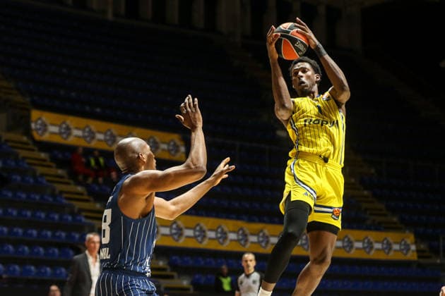 Maccabi Rapyd Tel Aviv v Anadolu Efes - Euroleague BELGRADE, SERBIA - APRIL 02: Players compete during the EuroLeague Regular Season Round 35 match between Maccabi Rapyd Tel Aviv and Anadolu Efes Istanbul at Aleksandar Nikolic Hall on April 02, 2026 in Belgrade, Serbia. Filip Stevanovic Anadolu Belgrade Serbia. Editorial use only. Please get in touch for any other usage.  Copyright: x2026xAnadoluxFilipxStevanovicx