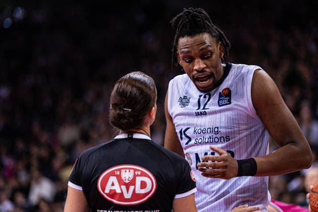 easyCredit Basketball Bundesliga Telekom Baskets Bonn MLP Academics Heidelberg 02 04 2026 Osun Osunniyi MLP ACADEMICS HEIDELBERG 12 disagrees with a referees decision easyCredit Basketball Bundesliga Telekom Baskets Bonn MLP Academics Heidelberg 02 04 2026, Telekom Dome Bonn Copyright: xBEAUTIFULxSPORTS Derixx
