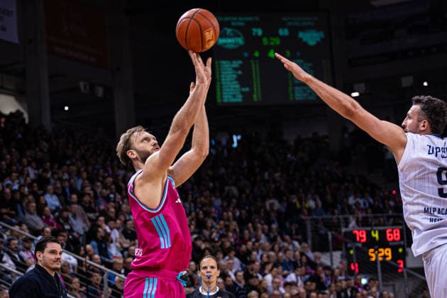 easyCredit Basketball Bundesliga Telekom Baskets Bonn MLP Academics Heidelberg 02 04 2026 Melvin Jostmann Telekom Baskets Bonn 12 on a three-pointer easyCredit Basketball Bundesliga Telekom Baskets Bonn MLP Academics Heidelberg 02 04 2026, Telekom Dome Bonn Copyright: xBEAUTIFULxSPORTS Derixx