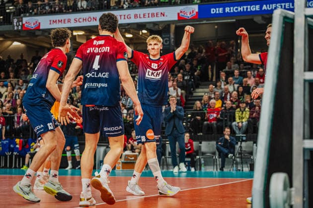 Volleyball Mens CEV Cup 2026 semi-final SVG Lüneburg vs VC Greenyard MAASEIK 02 04 2026 Axel Larsen 18 SVG Lüneburg celebrates with the team