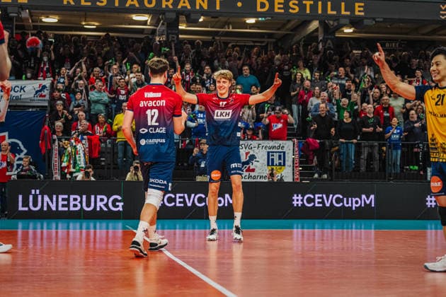 Volleyball Mens CEV Cup 2026 semi-final SVG Lüneburg vs VC Greenyard MAASEIK 02 04 2026 Axel Enlund 17 SVG Lüneburg celebrates