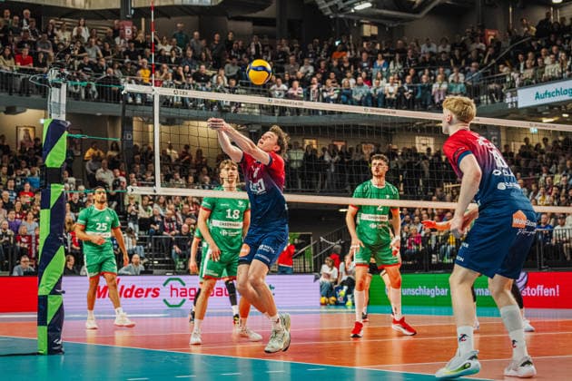 Volleyball Mens CEV Cup 2026 semi-final SVG Lüneburg vs VC Greenyard MAASEIK 02 04 2026 Neo Laumann 13 SVG Lüneburg saves a ball