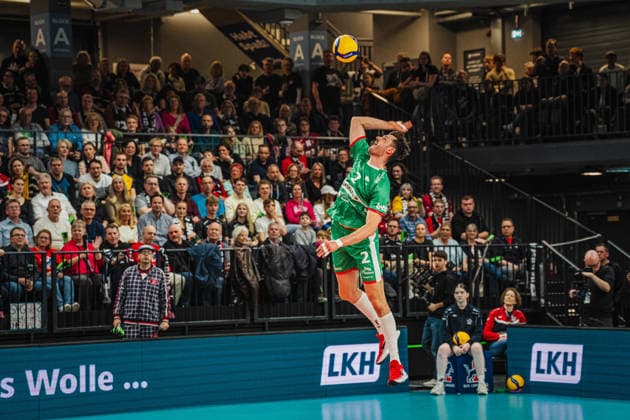 Volleyball Mens CEV Cup 2026 semi-final SVG Lüneburg vs VC Greenyard MAASEIK 02 04 2026 Sam Fafchamps 2 Greenyard Maaseik serving