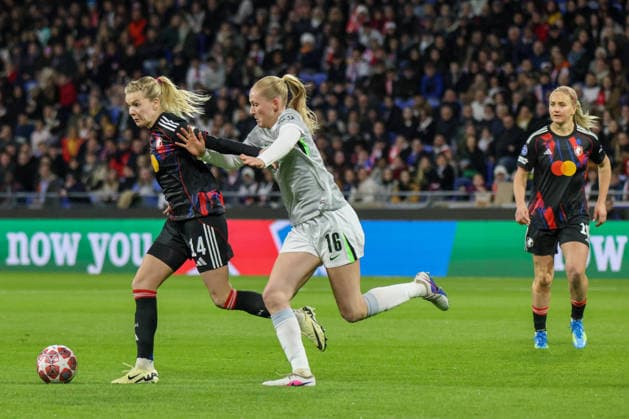 Lyon, France 02 April 2026 UEFA Women™s Champions League quarter-final second leg OL Lyonnes vs VfL Wolfsburg Women In the picture from left in the duel Ada Hegerberg OL Lyonnes and Camilla Küver Kuever VfL Copyright: HMBxMedia MadeleinexFantini