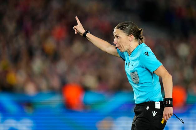 Barcelona FC v Real Madrid CF - UEFA Women s Champions League 2025 26 Quarter-finals Second Leg Referee Stephanie Frappart during the UEFA Women s Champions League 2025 26 Quarter-finals Second Leg match between FC Barcelona, Barca and Real Madrid CF at Spotify Camp Nou on April 2, 2026 in Barcelona, Spain. Barcelona Spain  Copyright: xJosexBretonx originalFilename:bretonhernandez-barcelon260402_npPWb.jpg