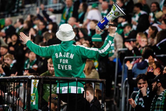 260402 Supporters of Hammarby during the UEFA Women s Europa Cup semifinal between Hammarby and Sparta Prague on April 2, 2026 in Stockholm Photo Kenta Jönsson BILDBYRAN COP 210 KJ0331 fotboll football soccer fotball europa cup hammarby sparta prague uefa womens europa cup semifinal dam bbeng audience genre  Copyright: KENTAxJÖNSSON BB260402KJ092