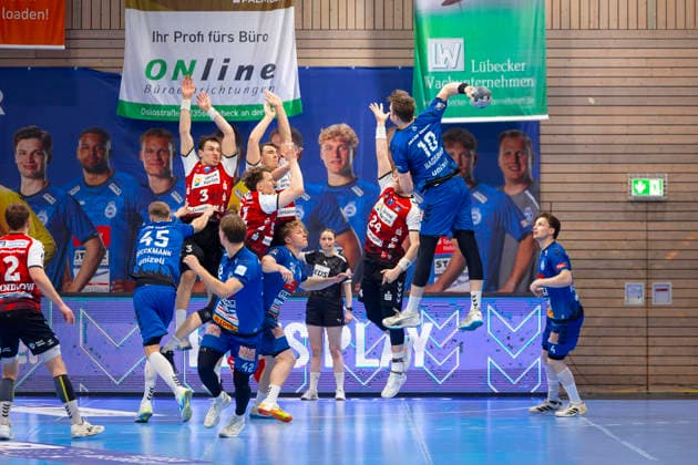 Ole Hagedorn Nr 10, VfL Luebeck Schwartau VfL Luebeck Schwartau vs HSG Nordhorn Lingen, Handball, 2 Bundesliga, 02 04 26 Luebeck Schleswig Holstein Germany Copyright: xAgentur54GradÂ°x xFelixxKoenigx