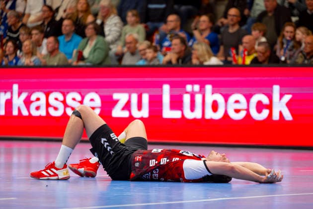 Oscar Gentzel Nr 5, HSG Nordhorn Lingen is dejected depressed disappointed VfL Luebeck Schwartau vs HSG Nordhorn Lingen, Handball, 2 Bundesliga, 02 04 26 Luebeck Schleswig Holstein Germany Copyright: xAgentur54GradÂ°x xFelixxKoenigx
