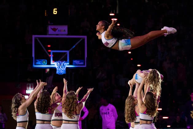 The Baskets Danceteam with a throw acrobatics before the game, a dancer in flight, final score 94 82, Basketball 1 Bundesliga Telekom Baskets Bonn MLP ACADEMICS Heidelberg BON vs HDB Main Round 27 Matchday, in T E L E C O M D O M E, on 02 04 2026, Â