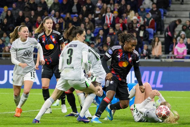 Lyon, France 02 April 2026 UEFA Women™s Champions League quarter-final second leg OL Lyonnes vs VfL Wolfsburg Women In the picture scorer Melchie Dumornay OL Lyonnes , second from right, scores the 2-0 goal for Lyon from a corner kick Copyright: HMBxMedia MadeleinexFantini