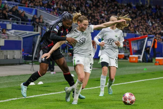 Lyon, France 02 April 2026 UEFA Women™s Champions League quarter-final second leg OL Lyonnes vs VfL Wolfsburg Women In the picture from left in the duel Kadidiatou Diani OL Lyonnes , Sarai Linder VfL and Vivien Endemann VfL Copyright: HMBxMedia MadeleinexFantini