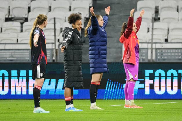 Lyon, France 02 April 2026 UEFA Women™s Champions League quarter-final second leg OL Lyonnes vs VfL Wolfsburg Women In the picture from left third Jule Brand OL Lyonnes and her team-mates celebrating after the win against Wolfsburg and their progress to the semi-finals of the UEFA Women™s Champions League Copyright: HMBxMedia MadeleinexFantini
