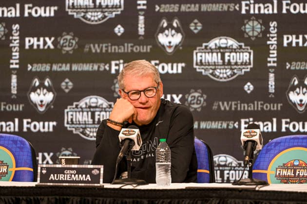 NCAA, College League, USA Final Four Basketball: South Carolina Gamecocks at UConn Huskies UConn Huskies head coach Geno Auriemma addresses the media during a press conference, PK, Pressekonferenz at the Mortgage Matchup Center on April 2, 2026 in Phoenix, Arizona. (Thomas Fernandez Image of . Phoenix Arizona United States EDITORIAL USE ONLY Copyright: xImagexofxSportx ThomasxFernandezx iosphotos403621