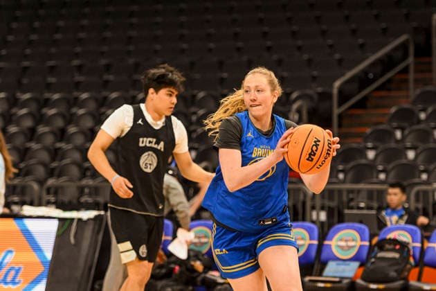NCAA, College League, USA Final Four Basketball: Texas Longhorns at UCLA Bruins UCLA Bruins guard Gianna Kneepkens (8) looks to pass the ball during an open NCAA Final Four practice at the Mortgage Matchup Center on April 2, 2026 in Phoenix Arizona. (Thomas Fernandez Image of Phoenix Arizona United States EDITORIAL USE ONLY Copyright: xImagexofxSportx ThomasxFernandezx iosphotos403727