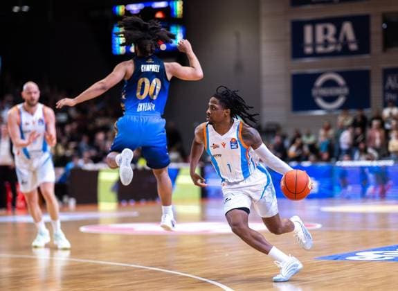 BASKETBALL EASYCREDIT BBL 27 GAME DAY SCIENCE CITY JENA SKYLINERS FRANKFURT FOR EDITORIAL PURPOSES ONLY p 02 04 2026 Jena Basketball easyCredit BBL 1 Basketball Bundesliga Season 2025 2026 27 Matchday Sparkassen Arena Science City Jena SKYLINERS Frankfurt in photo Uchenna Iroegbu 1 Science City Jena in duel with Tyger Campbell 00 SKYLINERS Germany Thueringen Jena Copyright SaschaxFromm Copyright: SaschaxFromm doc85916zib4ft19ss79les ,EDITORIAL USE ONLY Copyright: SaschaxFromm