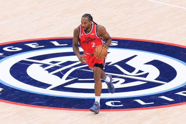 April 2, 2026, Inglewood, California, USA: Kawhi Leonard 2 of the Los Angeles Clippers during a 2026 NBA, Basketball Herren, USA regular season game against the San Antonio Spurs on Thursday April 2, 2026 at Intuit Dome Arena in Inglewood, California. JAVIER ROJAS PI Inglewood USA - ZUMAp124 20260402_zaa_p124_009 Copyright: xJavierxRojasx