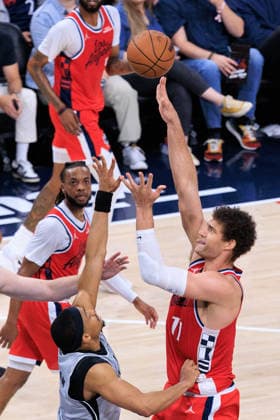 April 2, 2026, Inglewood, California, USA: Brook Lopez 11 of the Los Angeles Clippers puts up a shot during a 2026 NBA, Basketball Herren, USA regular season game against the San Antonio Spurs on Thursday April 2, 2026 at Intuit Dome Arena in Inglewood, California. JAVIER ROJAS PI Inglewood USA - ZUMAp124 20260402_zaa_p124_018 Copyright: xJavierxRojasx