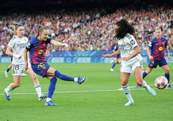 Barcelona FC v Real Madrid CF - UEFA Women s Champions League 2025 26 Quarter-finals Second Leg Caroline Graham Hansen plays during the match between FC Barcelona, Barca Femeni and Real Madrid Femenino, corresponding to the second leg of the Quarter-finals of the UEFA Women s Champions League, at the Spotify Camp Nou in Barcelona, Spain, on April 2, 2026. Barcelona Barcelona Spain  Copyright: xUrbanandsportx originalFilename:urbanandsport-fcbarcel260402_np0Pw.jpg