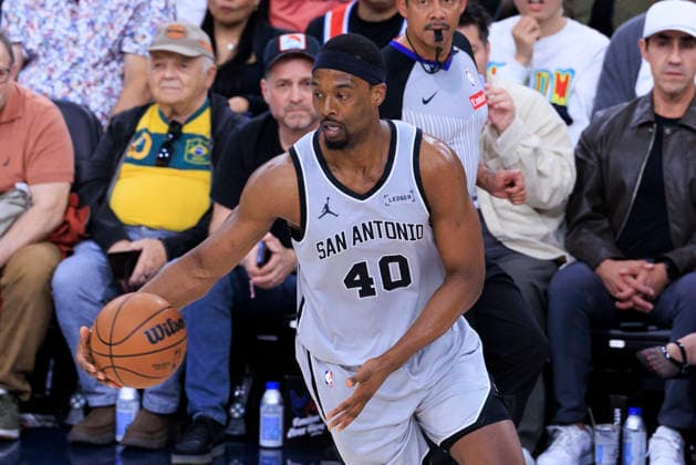 April 2, 2026, Inglewood, California, USA: Harrison Barnes 40 of the San Antonio Spurs during their regular season NBA, Basketball Herren, USA game against the Los Angeles Clippers on Thursday April 2, 2026 at Intuit Dome in Inglewood, California. Clippers lose to Spurs, 99-118. ARIANA RUIZ PI Clippers Vs. Spurs  - ZUMAp124 20260402_zaa_p124_033 Copyright: xArianaxRuizx