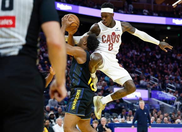 NBA, Basketball Herren, USA - Cleveland Cavaliers at Golden State Warriors Cleveland Cavaliers guard Dennis Schröder (R) draws a technical foul on Golden State Warriors guard Lj Cryer (L) during the second half of the NBA game between the Cleveland Cavaliers and the Golden State Warriors in San Francisco, California, USA, 02 April 2026. SAN FRANCISCO CALIFORNIA United States  Copyright: xJOHNxG.xMABANGLOx