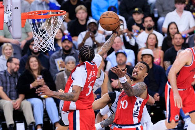 April 2, 2026, Inglewood, California, USA: Derrick Jones Jr. 5 and John Collins 20 of the Los Angeles Clippers reach for the rebound during their regular season NBA, Basketball Herren, USA game against the San Antonio Spurs on Thursday April 2, 2026 at Intuit Dome in Inglewood, California. Clippers lose to Spurs, 99-118. ARIANA RUIZ PI Clippers Vs. Spurs  - ZUMAp124 20260402_zaa_p124_042 Copyright: xArianaxRuizx