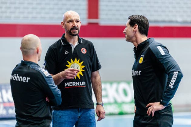 v l Davor Rokavec HSC 2000 Coburg, Co Coach , Davor Dominikovic TuS N Luebbecke, Coach , Anel Mahmutefendic HSC 2000 Coburg, Coach GER, TuS N Luebbecke vs HSC 2000 Coburg, Handball, 2 Bundesliga, Matchday 26, Season 2025 2026, 02 04 2026 GER, TuS N Luebbecke vs HSC 2000 Coburg, Handball, 2 Bundesliga, Matchday 26, Season 2025 2026, 02 04 2026 Luebbecke Copyright: xEibner-Pressefoto JanxRollingerx EP_JSK