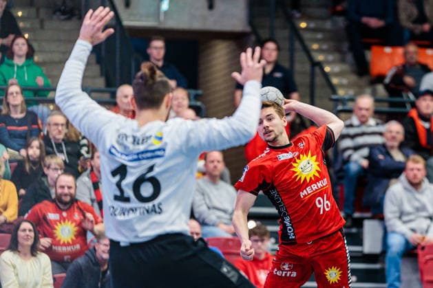 v l Petros Boukovinas HSC 2000 Coburg, 16 , Tim Roman Wieling TuS N Luebbecke, 96 GER, TuS N Luebbecke vs HSC 2000 Coburg, Handball, 2 Bundesliga, Matchday 26, Season 2025 2026, 02 04 2026 GER, TuS N Luebbecke vs HSC 2000 Coburg, Handball, 2 Bundesliga, Matchday 26, Season 2025 2026, 02 04 2026 Luebbecke Copyright: xEibner-Pressefoto JanxRollingerx EP_JSK