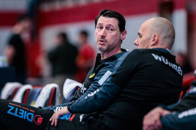 f l Anel Mahmutefendic HSC 2000 Coburg, Coach , Davor Rokavec HSC 2000 Coburg, Co Coach GER, TuS N Luebbecke vs HSC 2000 Coburg, Handball, 2 Bundesliga, Matchday 26, Season 2025 2026, 02 04 2026 GER, TuS N Luebbecke vs HSC 2000 Coburg, Handball, 2 Bundesliga, Matchday 26, Season 2025 2026, 02 04 2026 Luebbecke Copyright: xEibner-Pressefoto JanxRollingerx EP_JSK