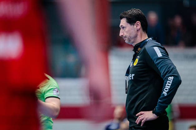 Disappointment for Anel Mahmutefendic HSC 2000 Coburg, Coach GER, TuS N Luebbecke vs HSC 2000 Coburg, Handball, 2 Bundesliga, Matchday 26, Season 2025 2026, 02 04 2026 GER, TuS N Luebbecke vs HSC 2000 Coburg, Handball, 2 Bundesliga, Matchday 26, Season 2025 2026, 02 04 2026 Luebbecke Copyright: xEibner-Pressefoto JanxRollingerx EP_JSK