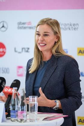TENNIS - WTA, Tennis Damen Upper Austria Ladies Linz, PK LINZ,AUSTRIA,03.APR.26 - TENNIS - WTA Tour, Upper Austria Ladies Linz, preview, press conference, PK, Pressekonferenz Image shows Barbara Schett-Eagle.  GEPAxpictures xChristianxMoser