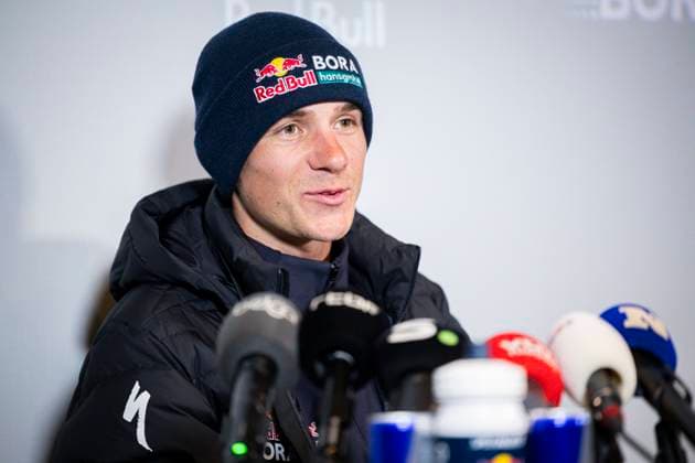 Evenepoel Remcoof Red Bull BORA Hansgrohe press conference, PK, Pressekonferenz LEDEGEM, BELGIUM - APRIL 03 : Evenepoel Remco (BEL) of Red Bull BORA Hansgrohe during a press conference prior to the Ronde Van Vlaanderen pictured on April 3, 2026 in Ledegem, Belgium, 03-04-26 Ledegem Belgium  Copyright: xXpix