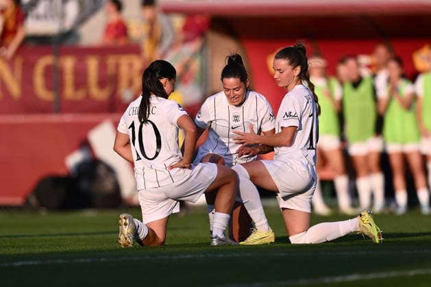 Nadine Nischler of Como Women celebrates after scoring the goal of 2-2 during he Matchday 18 of the Serie A Women Athora Championship between A.S. Roma and F.C. Como Women at the Tre Fontane Stadium on April 3, 2026 in Roma, Italy.  Copyright: xDomenicoxCippitelli IPAxSportx xipa-agency.netx xx IPA_73738568 IPA_Agency_IPA73738568