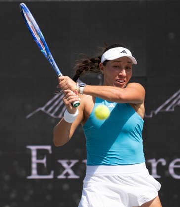 TENNIS 2026: Credit One Charleston Open APRIL 03 April 3, 2026: Diana Schnaider (RUS) loses to Jessica Pegula (USA) 3-6, 6-3, 6-2, at the Credit One Charleston Open being played at Credit One Staduim in Charleston, South Carolina, {USA} Ã‚ÂLeslie Billman Tennisclix (Credit Image: Â Leslie Billman Cal Media) Charleston South Carolina USA EDITORIAL USE ONLY Copyright: xx ZUMA-20260403_zma_c04_016.jpg LesliexBillmanx csmphotothree485078