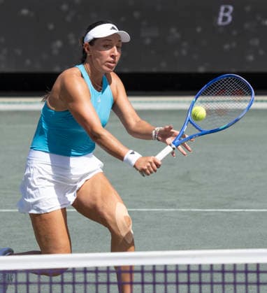 April 3, 2026: Diana Schnaider (RUS) loses to Jessica Pegula (USA) 3-6, 6-3, 6-2, at the Credit One Charleston Open being played at Credit One Staduim in Charleston, South Carolina, {USA} Ã‚ Tennisclix Charleston USA - ZUMAc04_ 20260403_zma_c04_019 Copyright: xLesliexBillmanx