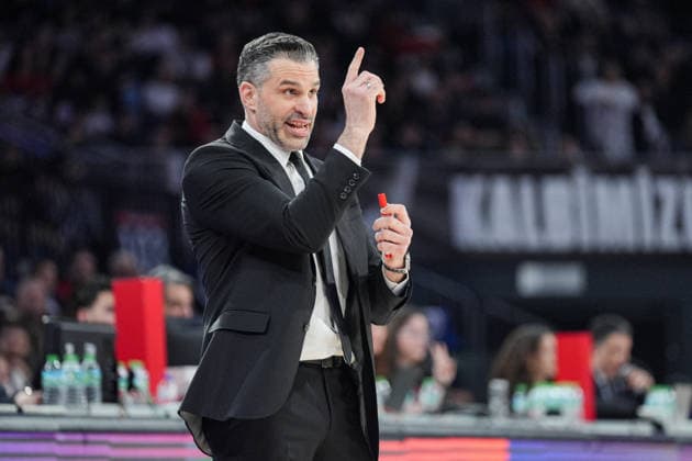 Bahcesehir Koleji v Besiktas GAIN - EuroCup ISTANBUL, TURKIYE - APRIL 3: Besiktas GAIN’s head coach Dusan Alimpijevic reacts during the BKT EuroCup semifinal second leg match at Sinan Erdem Sports Hall, on April 3, 2026, in Istanbul, Turkiye. Cemal Yurttas Anadolu Istanbul Turkey. Editorial use only. Please get in touch for any other usage.  Copyright: x2026xAnadoluxCemalxYurttasx