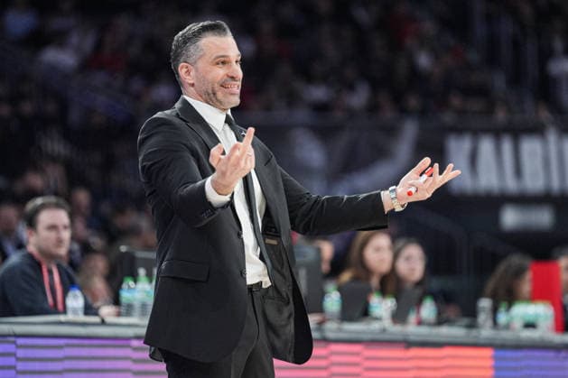 Bahcesehir Koleji v Besiktas GAIN - EuroCup ISTANBUL, TURKIYE - APRIL 3: Besiktas GAIN’s head coach Dusan Alimpijevic reacts during the BKT EuroCup semifinal second leg match at Sinan Erdem Sports Hall, on April 3, 2026, in Istanbul, Turkiye. Cemal Yurttas Anadolu Istanbul Turkey. Editorial use only. Please get in touch for any other usage.  Copyright: x2026xAnadoluxCemalxYurttasx