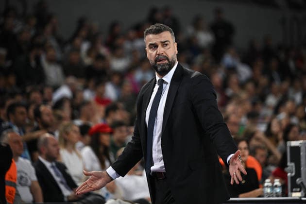 Turk Telekom v Cosea - EuroCup Basketball ANKARA, TURKIYE - APRIL 3: Erdem Can, head coach of Turk Telekom follows the EuroCup Basketball second semifinal match between Turk Telekom and Cosea at Ankara Arena in Ankara, Turkiye on April 3, 2026. Abdullah Guclu Anadolu Ankara Turkey. Editorial use only. Please get in touch for any other usage.  Copyright: x2026xAnadoluxAbdullahxGuclux