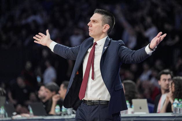 Bahcesehir Koleji v Besiktas GAIN - EuroCup ISTANBUL, TURKIYE - APRIL 3: Head Coach of Bahcesehir Koleji Marko Barac gives tactics during the BKT EuroCup semifinal second leg match at Sinan Erdem Sports Hall, on April 3, 2026, in Istanbul, Turkiye. Cemal Yurttas Anadolu Istanbul Turkey. Editorial use only. Please get in touch for any other usage.  Copyright: x2026xAnadoluxCemalxYurttaÅüx
