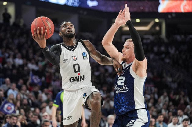 Bahcesehir Koleji v Besiktas GAIN - EuroCup ISTANBUL, TURKIYE - APRIL 3: Malachi Flynn (22) of Bahcesehir Koleji in action against Jonah Mathews (0) of Besiktas GAIN during the BKT EuroCup semifinal second leg match at Sinan Erdem Sports Hall, on April 3, 2026, in Istanbul, Turkiye. Cemal Yurttas Anadolu Istanbul Turkey. Editorial use only. Please get in touch for any other usage.  Copyright: x2026xAnadoluxCemalxYurttaÅüx