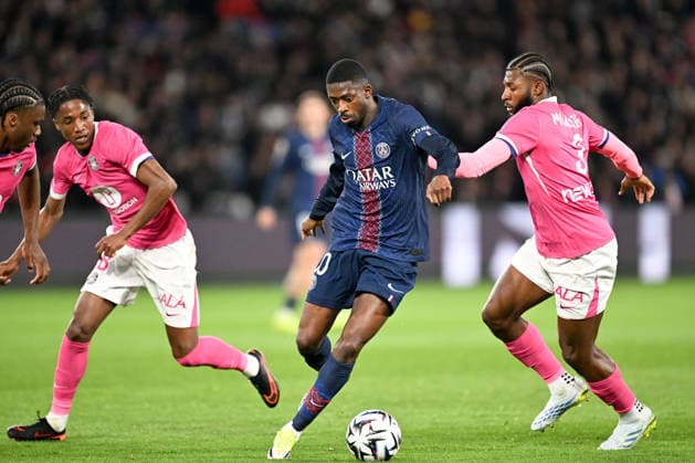 Paris Saint-Germain v Toulouse FC - Ligue 1 McDonald s 2025 2026 03 Mark MCKENZIE (tfc) - 10 Ousmane DEMBELE (psg) during the Ligue 1 McDonald s match between Paris and Toulouse at Parc des Princes on April 3, 2026 in Paris, France. Paris France  Copyright: xFEPx 776348342