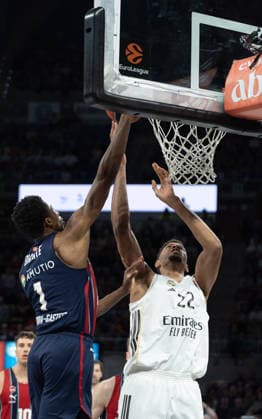ESP Kosner Baskonia v Real Madrid Euroleague Edy Tavares of Real Madrid and Mamadi Diakite of Baskonia during the Euroleague match, between Kosner Baskonia and Real Madrid played at Buesa Arena Stadium on April 3, 2026 in Vitoria Spain Vitoria Pais Vasco Spain Basketball Copyright: xMiguelxGarciax xAgenciaxLOFx
