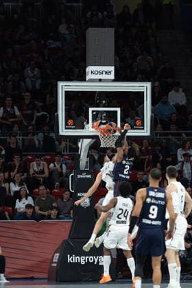 ESP Kosner Baskonia v Real Madrid Euroleague Gabriel Deck of Real Madrid and Kobi Simmons Baskonia during the Euroleague match, between Kosner Baskonia and Real Madrid played at Buesa Arena Stadium on April 3, 2026 in Vitoria Spain Vitoria Pais Vasco Spain Basketball Copyright: xMiguelxGarciax xAgenciaxLOFx