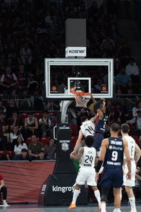 ESP Kosner Baskonia v Real Madrid Euroleague Gabriel Deck of Real Madrid and Kobi Simmons Baskonia during the Euroleague match, between Kosner Baskonia and Real Madrid played at Buesa Arena Stadium on April 3, 2026 in Vitoria Spain Vitoria Pais Vasco Spain Basketball Copyright: xMiguelxGarciax xAgenciaxLOFx
