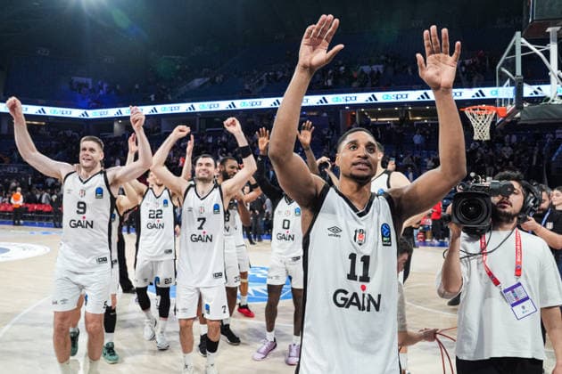 Bahcesehir Koleji v Besiktas GAIN - EuroCup ISTANBUL, TURKIYE - APRIL 3: Players of Besiktas GAIN’s celebrate after winning the BKT EuroCup semifinal second leg match against Bahcesehir Koleji at Sinan Erdem Sports Hall, on April 3, 2026, in Istanbul, Turkiye. Cemal Yurttas Anadolu Istanbul Turkey. Editorial use only. Please get in touch for any other usage.  Copyright: x2026xAnadoluxCemalxYurttaÅüx