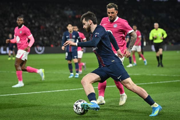 Ligue 1 PSG vs Toulouse FC - FA Paris Saint-Germain’s forward Khvicha Kvaratskhelia fights for the ball during the French L1 football match between Paris Saint-Germain and Toulouse FC at the Parc des Princes stadium in Paris on April 3, 2026. Photo by Firas Abdullah ABACAPRESS.COM Paris Île-de-France France  Copyright: xAbdullahxFiras ABACAx